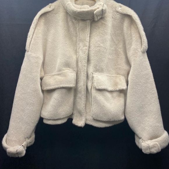 AKIRA Cream Fuzzy Bomber Jacket W LG. Pockets Buckle details PREPPY CITY - Picture 1 of 16